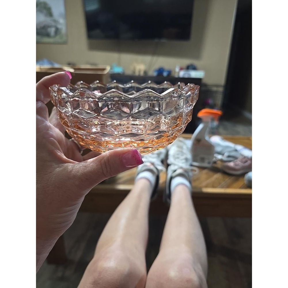Vintage Pink Depression Glass Bowl Diamond Pattern Scalloped Sawtooth Rim - Picture 2 of 3